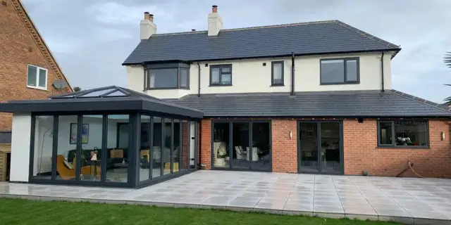 Single storey home extension with large glazing
